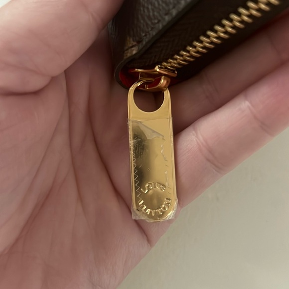 Louis Vuitton Monogram Zippy Wallet. Poppy interior - Picture 2 of 6